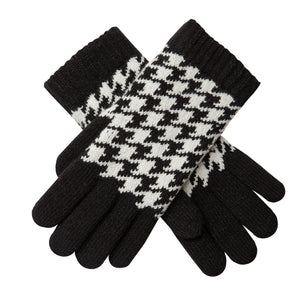 Women's jacquard knitted gloves with dogtooth pattern in black and white 