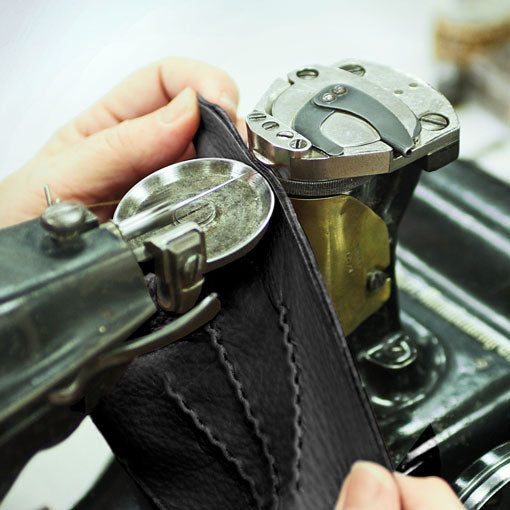 Dents Factory - leather gloves sewing machine