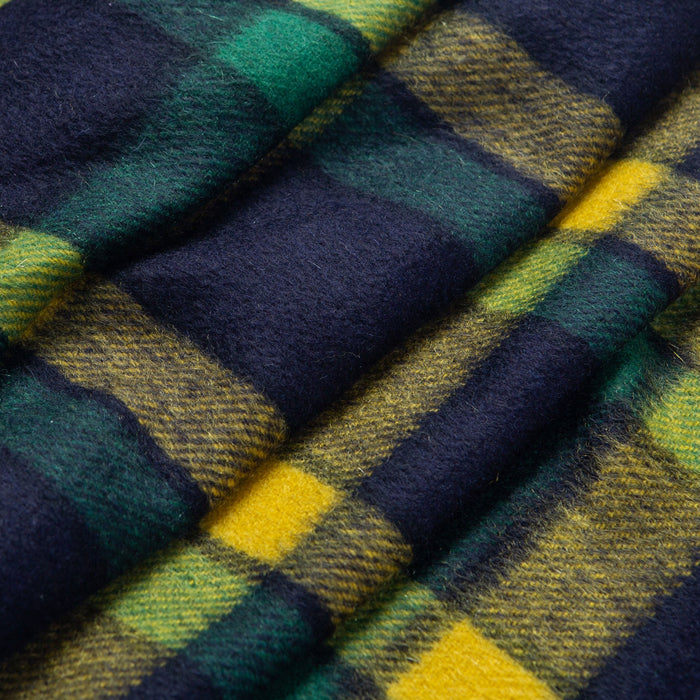 Men's Heritage Bold Check Cashmere Scarf with Tassels in Dandelion closeup
