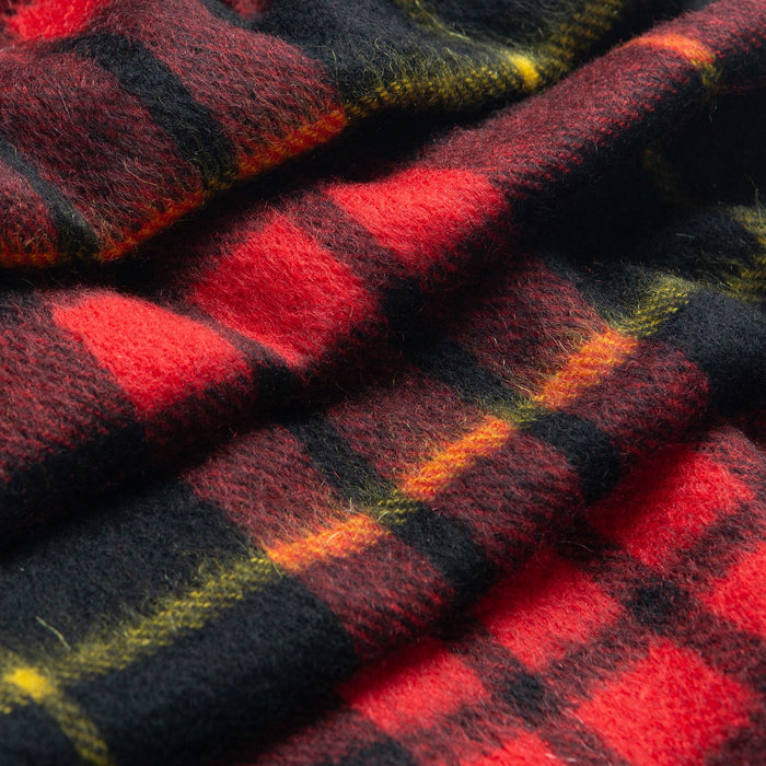 Men's Heritage Bold Check Cashmere Scarf with Tassels in Poppy closeup