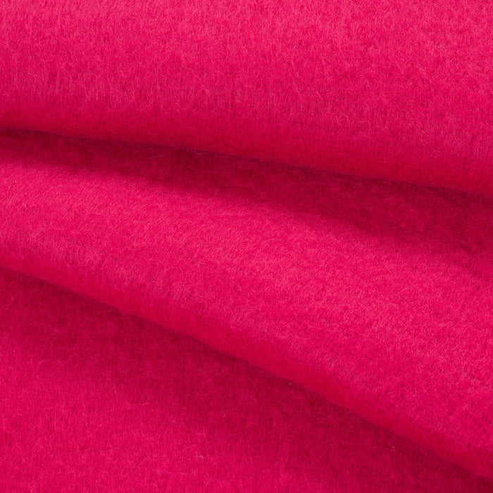 Women's blanket scarf with tassels in fuchsia - scrunched up material