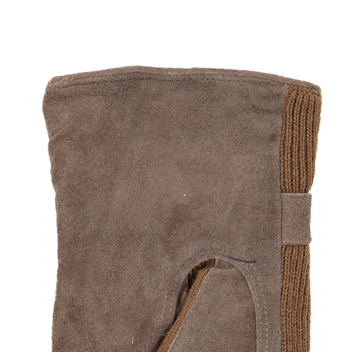 Women's fleece-lined suede gloves in oatmeal left cuff